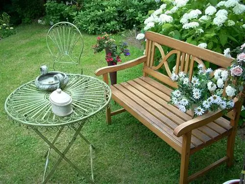 À quoi faut-il faire attention avec les bancs de jardin : trucs et astuces