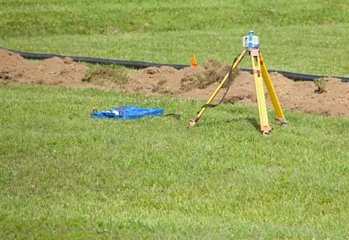 Çim drenajı: Su basması ve su birikintileri nasıl önlenir