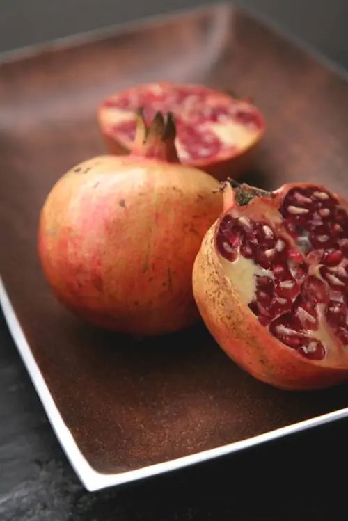 Pomegranate brown sa loob