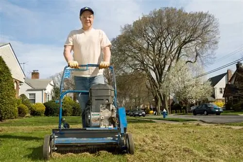 Scarifiers bekæmper kløver