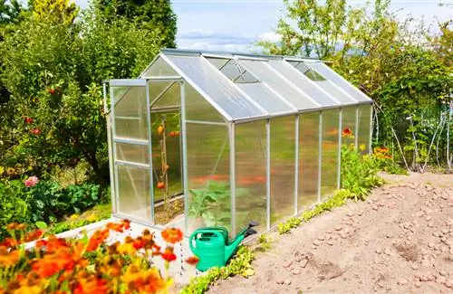 Greenhouse without foundation