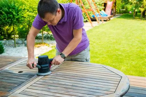 Tuinmeubelen opknappen: hoe u ze weer glanzend kunt maken