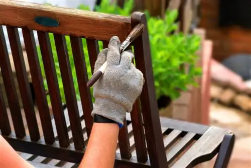 preparazione dei mobili da giardino