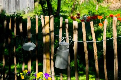 Make your own natural fence - How to build a picket fence