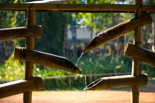 water beskik oor tuinontwerp