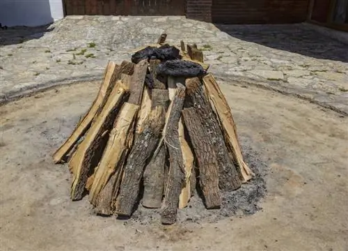 fire pit na gawa sa kongkreto