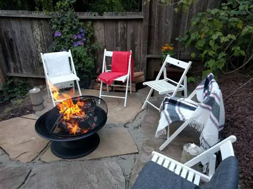 Beautify the terrace: Provide warmth with a fire pit