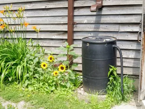 Build your own base for the rain barrel