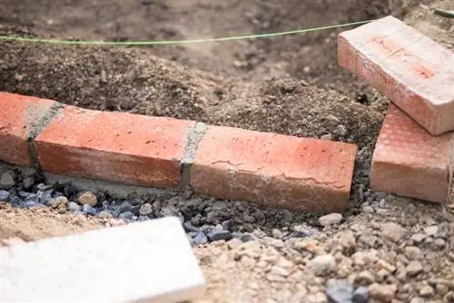 Walls in the garden: skillfully design flowerbed borders