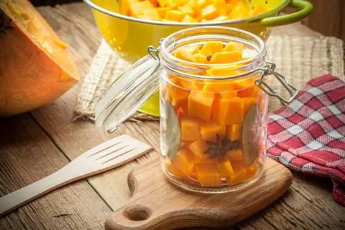 Sweet and sour pumpkin canning