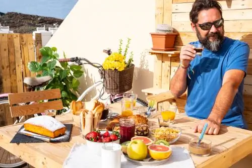 polvere di caffè contro le vespe