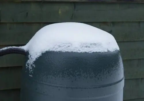 rain barrel-in-winter