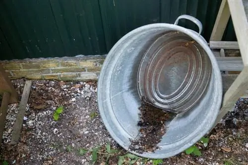 zinc tub cleaning