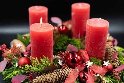 Jaga agar karangan bunga Advent tetap segar