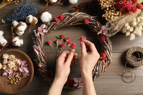 Create autumnal wreaths with dried hydrangeas