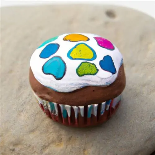 Pedra pintada como um muffin