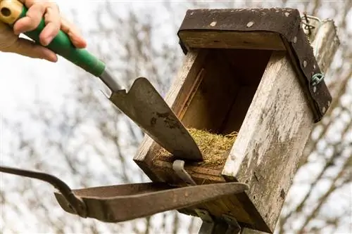 Caja nido que se limpia en invierno